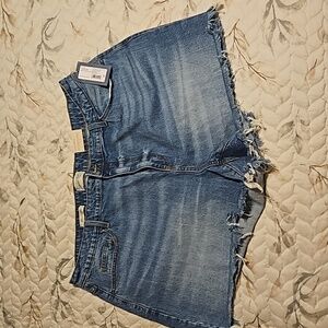 22 Universal Thread | High Rise Shorts